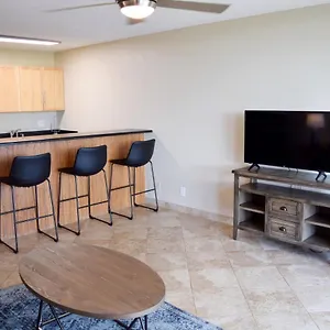 beautiful-private-condo-walking-distance-to-beach.hotelsinhawaii.org/