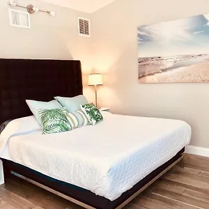 Paradise Hideaway Entire Guest Near Holiday home
